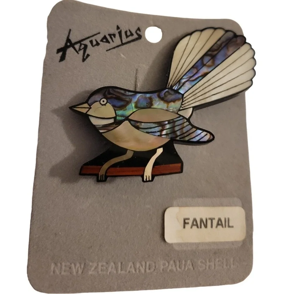 Vtg New Zealand Paua Shell & Abalone Fantail Bird Brooch